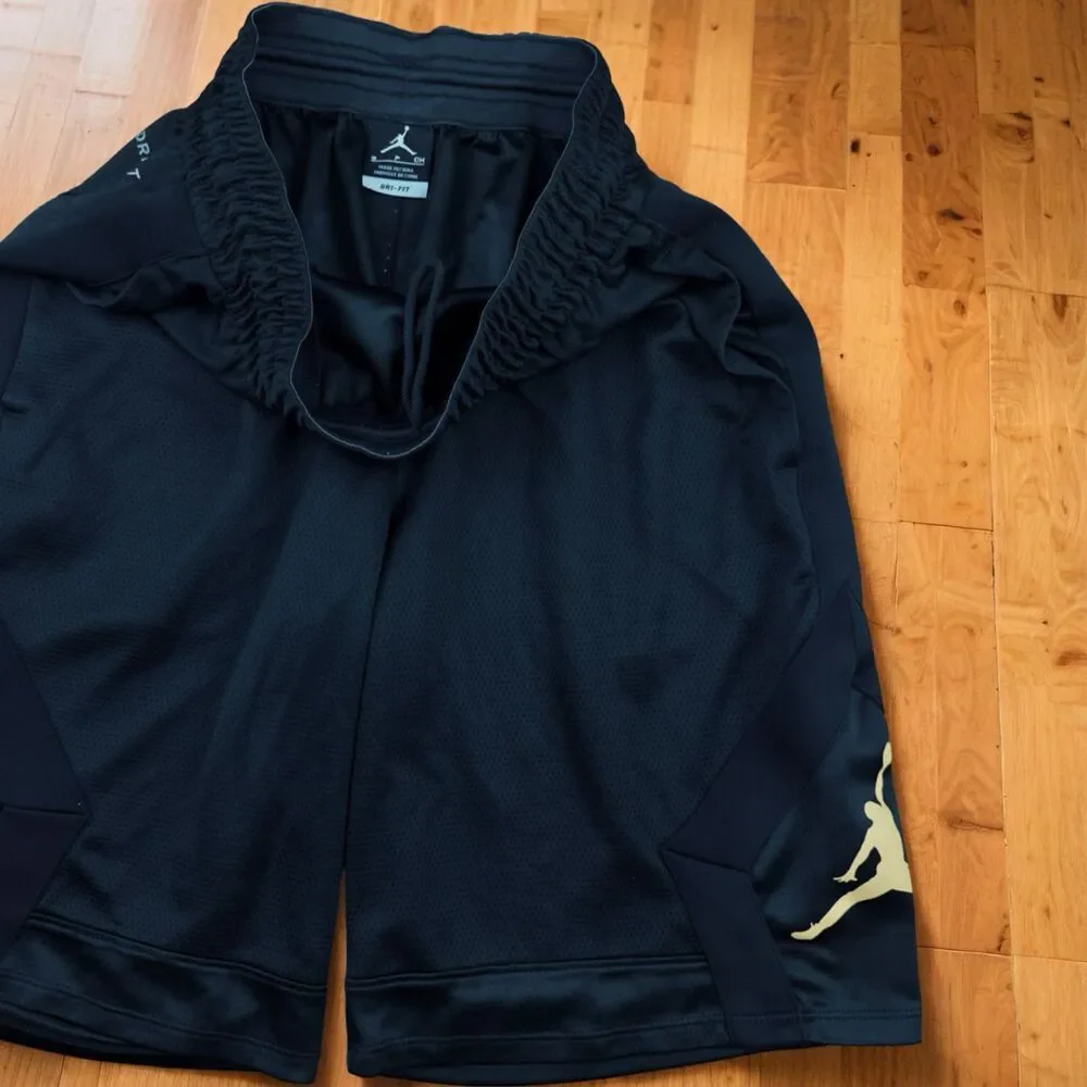 Nike Air Jordan Men's BLK/GOLD Diamond Rise Basketball Shorts S Small 887438 014